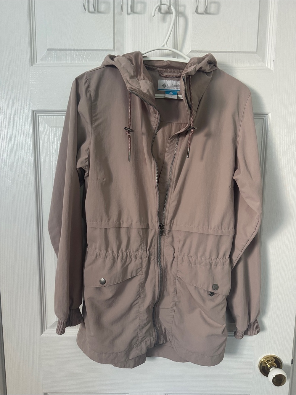 Columbia Women's Hooded Raincoat in Light Pink/Mauve